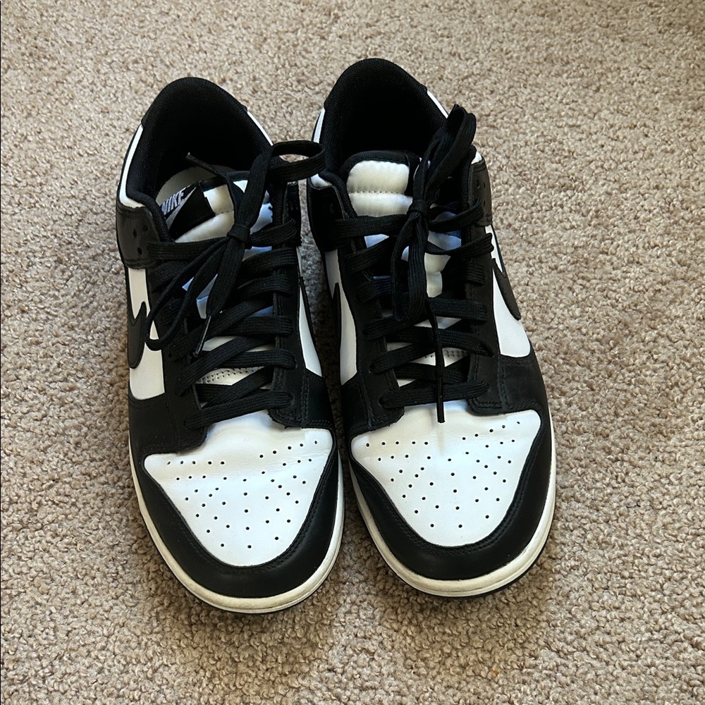 Nike Men's Black and White Sneakers